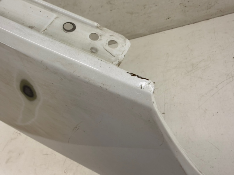 Крыло переднее правое