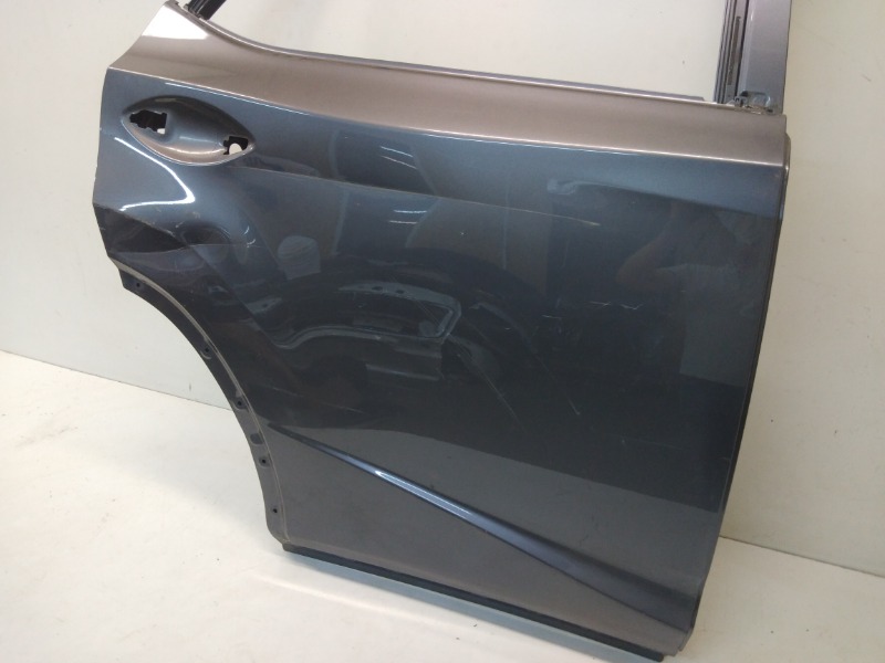 Дверь задняя правая