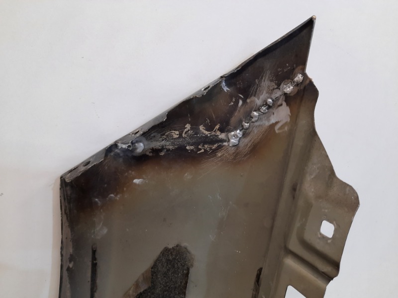 Крыло переднее правое