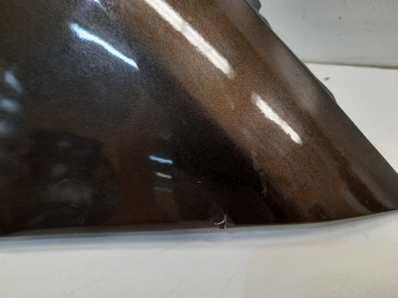 Крыло переднее правое