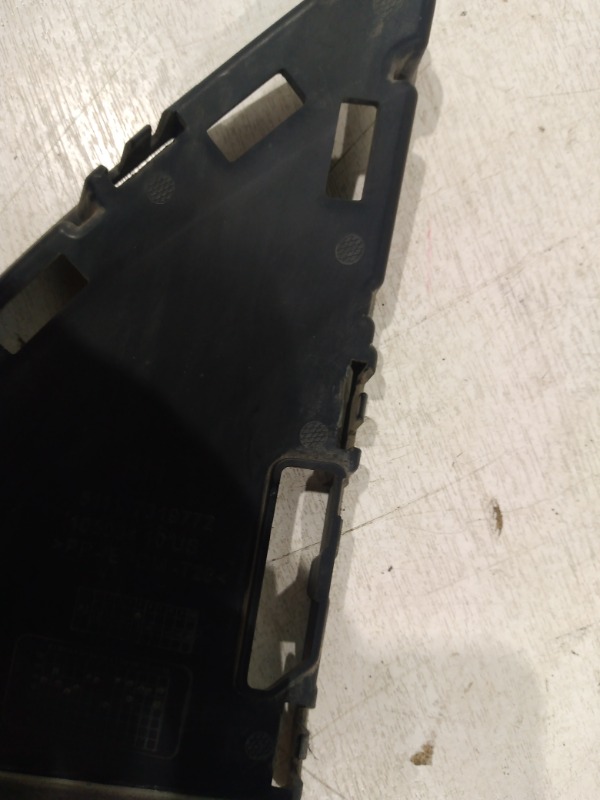 Накладка переднего бампера правая