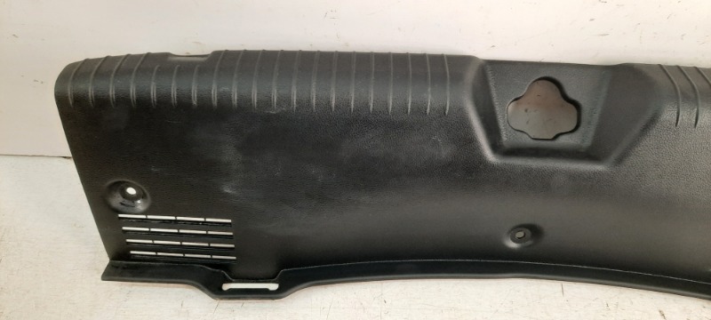 Кожух замка багажника