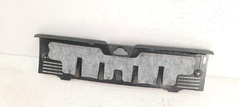 Кожух замка багажника