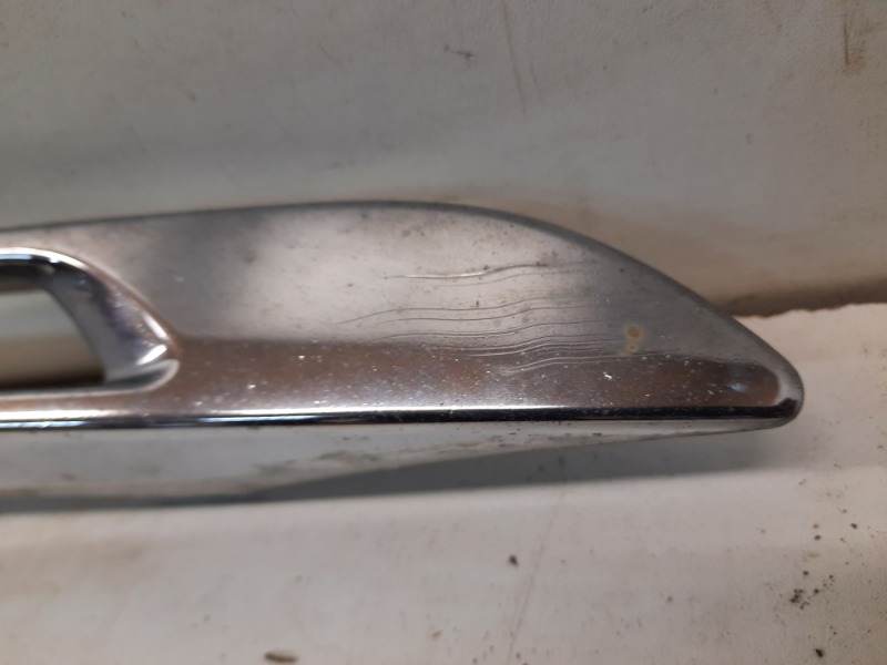 Рамка противотуманной фары правой