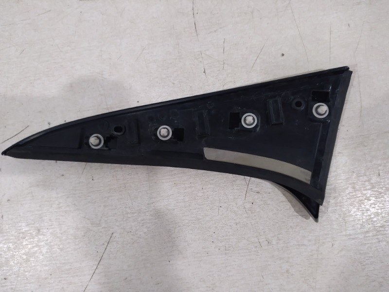 Накладка двери багажника