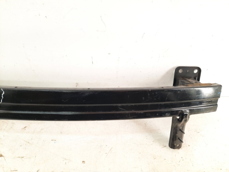 Усилитель переднего бампера