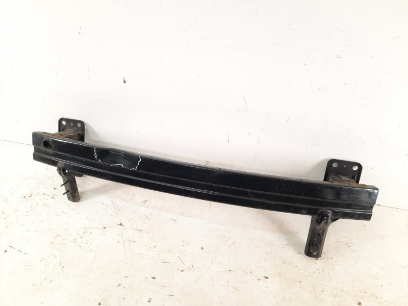 Усилитель переднего бампера