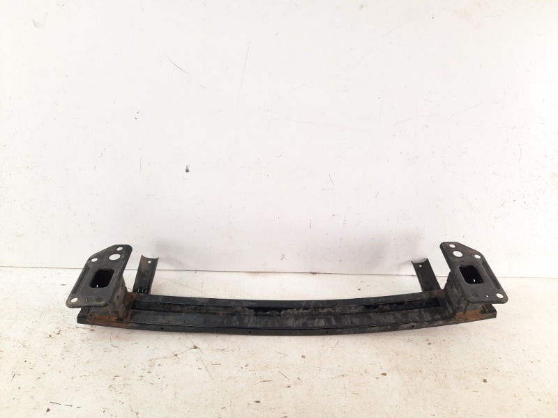 Усилитель переднего бампера