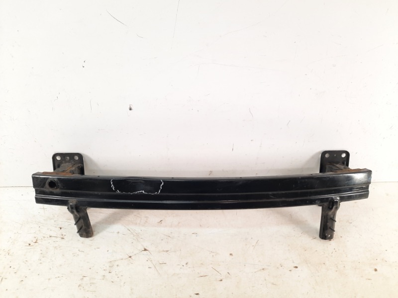 Усилитель переднего бампера