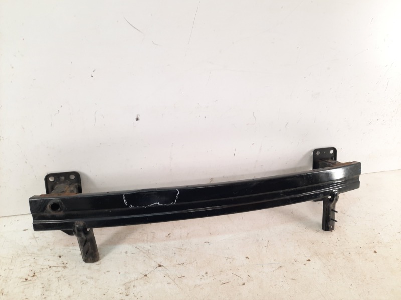 Усилитель переднего бампера