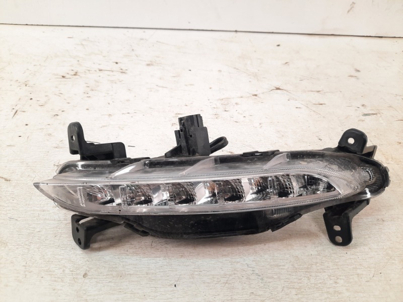 Фара противотуманная левая