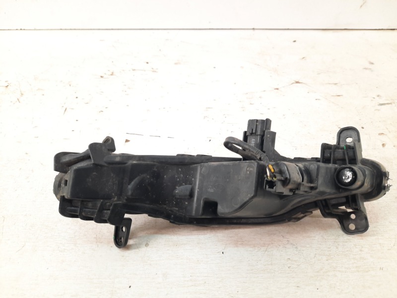 Фара противотуманная левая