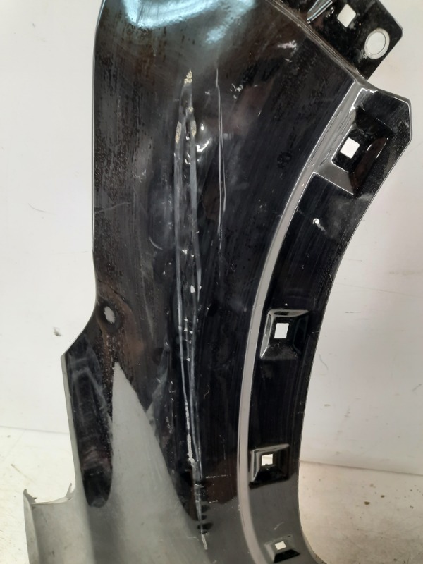 Крыло переднее правое