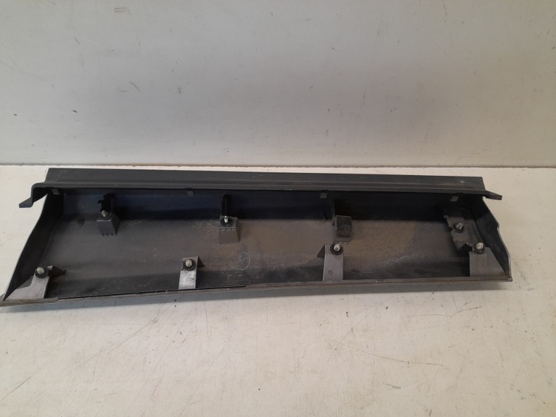 Накладка двери задней правой