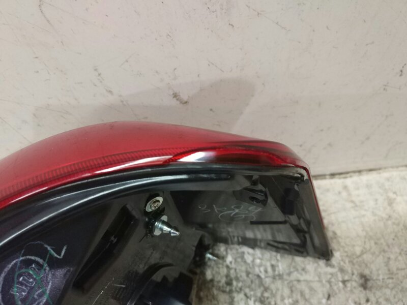 Фонарь задний левый