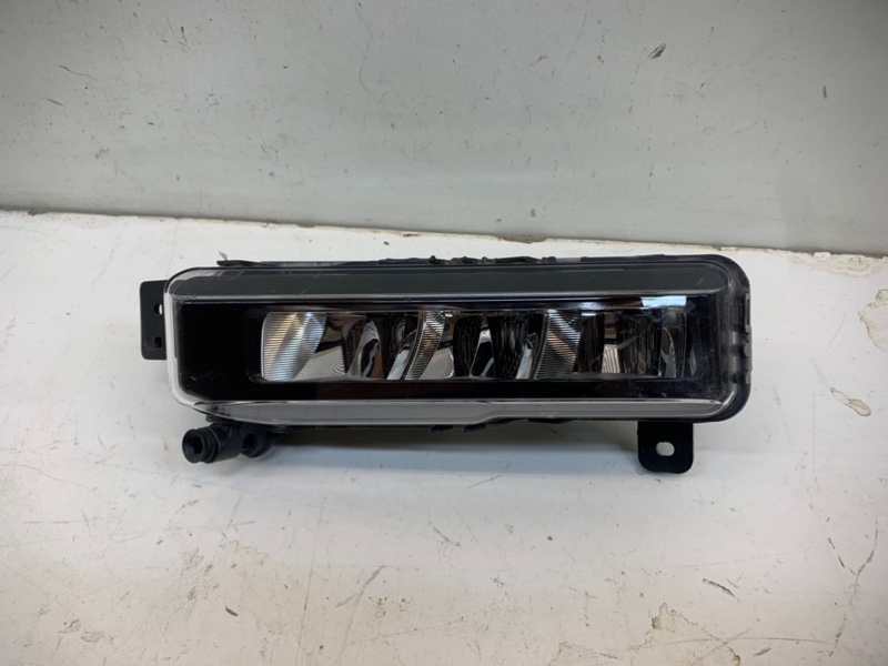 Фара противотуманная левая