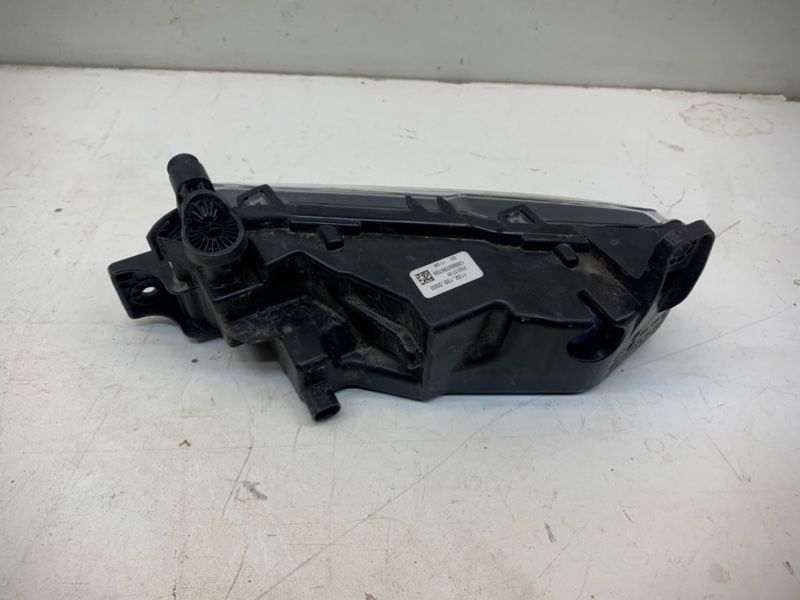 Фара противотуманная левая