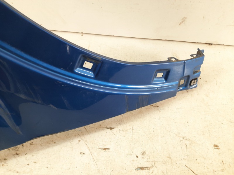 Крыло переднее правое