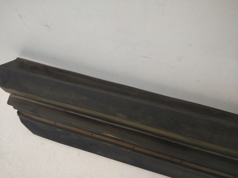 Накладка двери передней правой