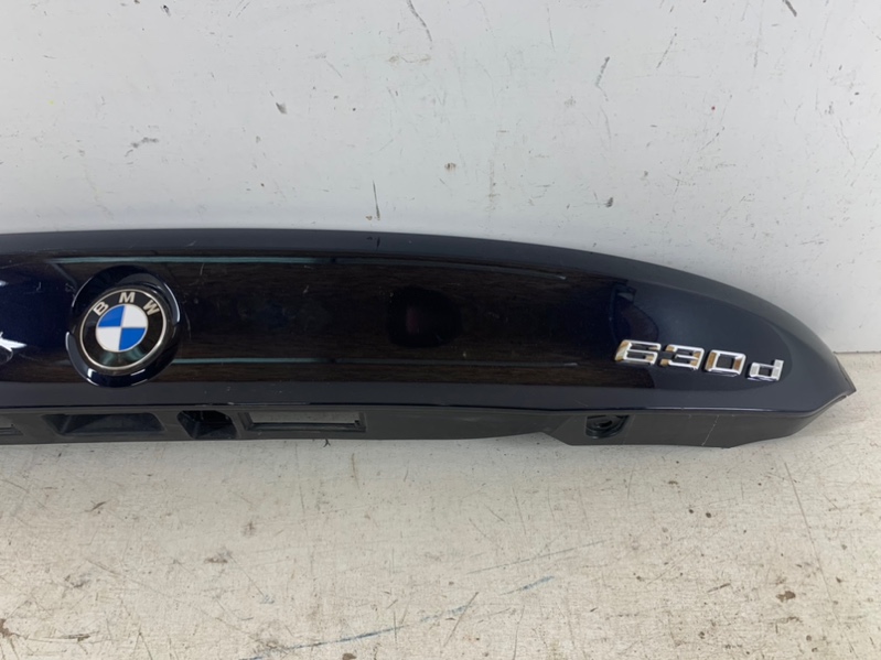 Накладка крышки багажника