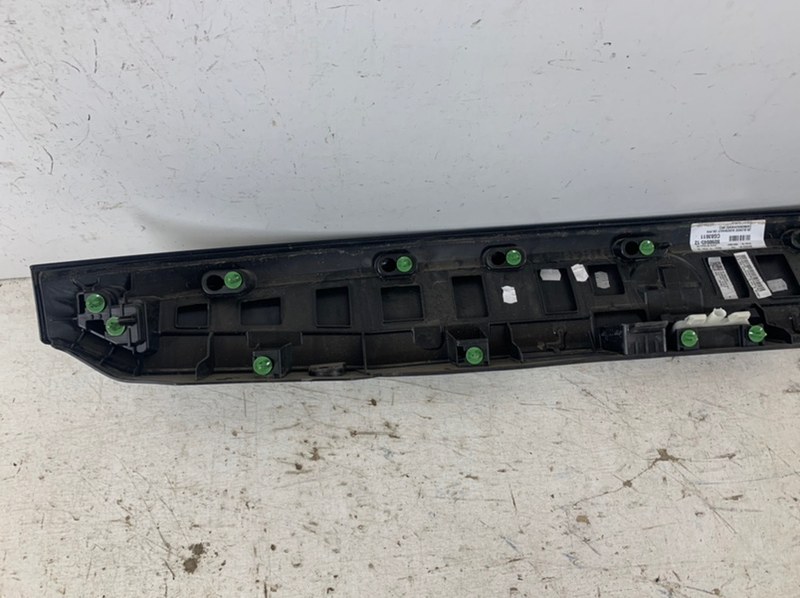 Накладка крышки багажника