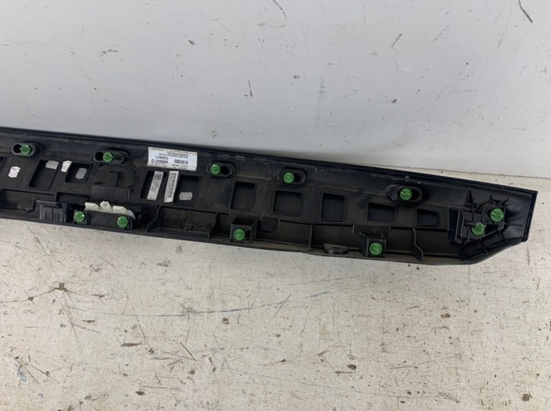 Накладка крышки багажника