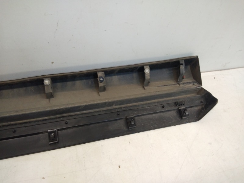 Накладка двери передней правой