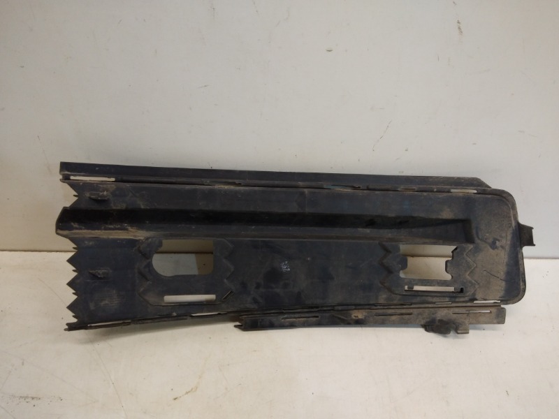 Решетка в бампер правая