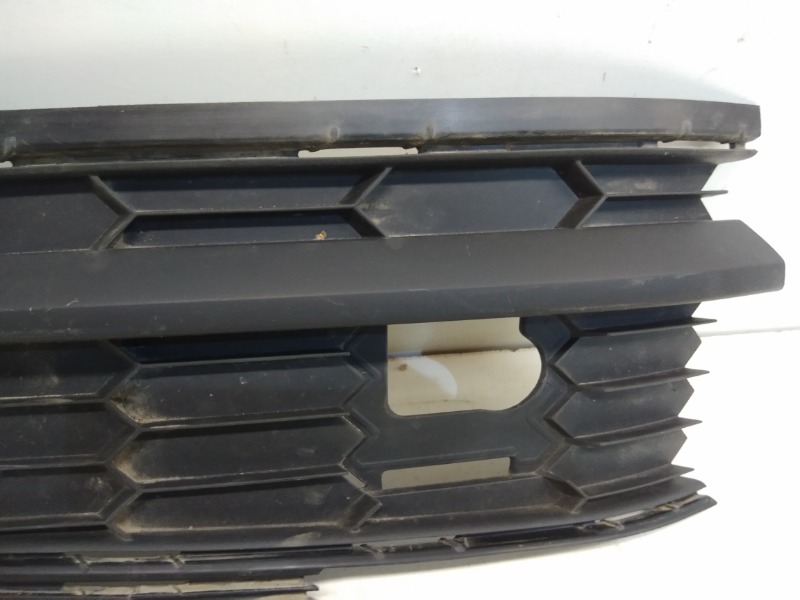 Решетка в бампер правая