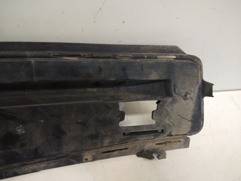 Решетка в бампер правая