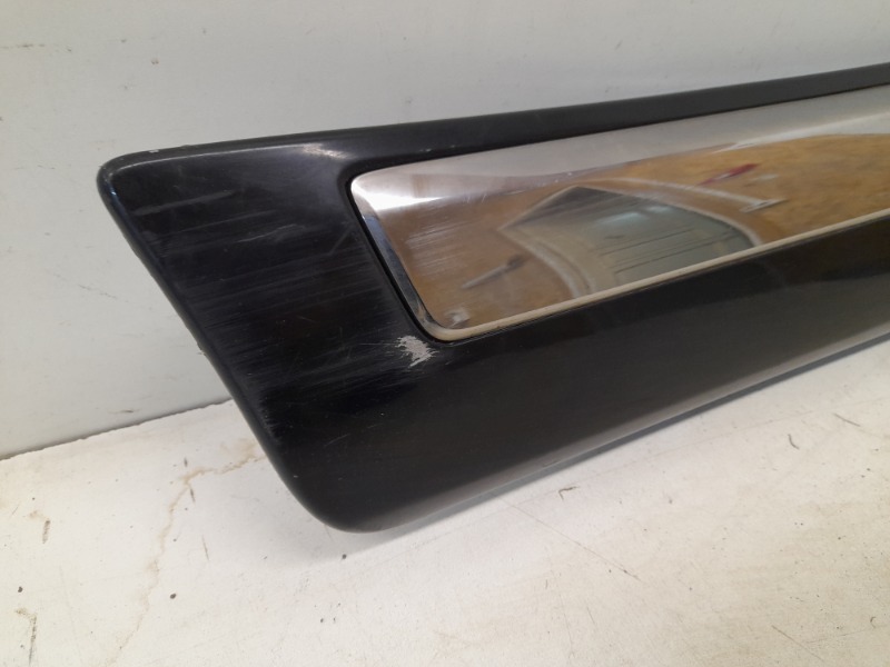 Накладка двери задней правой