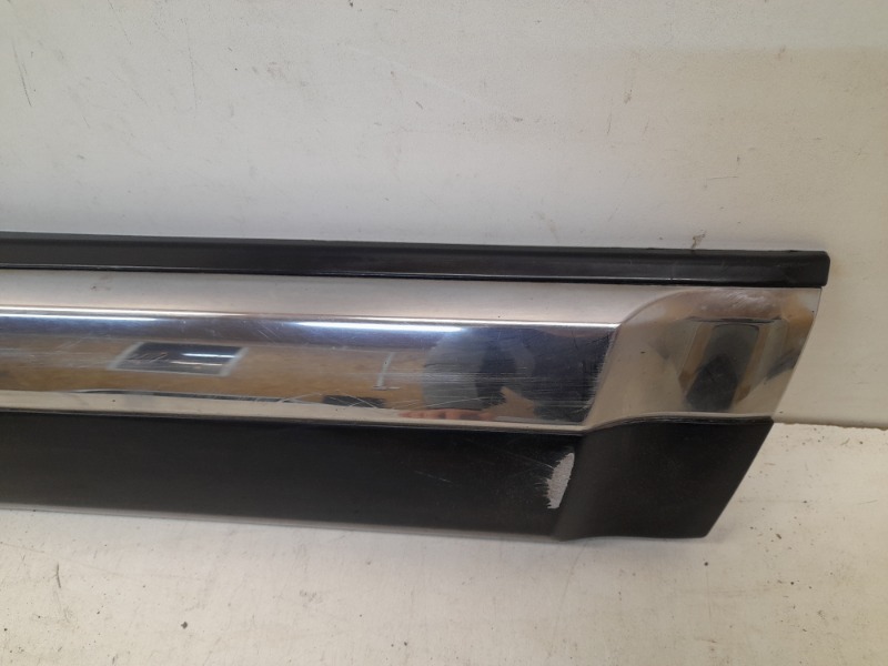 Накладка двери задней правой