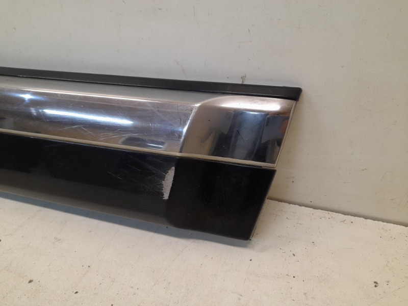 Накладка двери задней правой