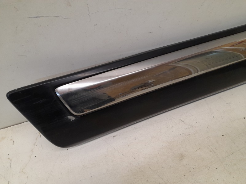 Накладка двери задней правой