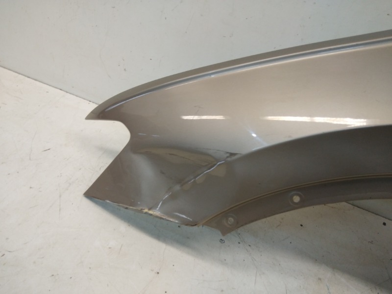 Крыло переднее левое