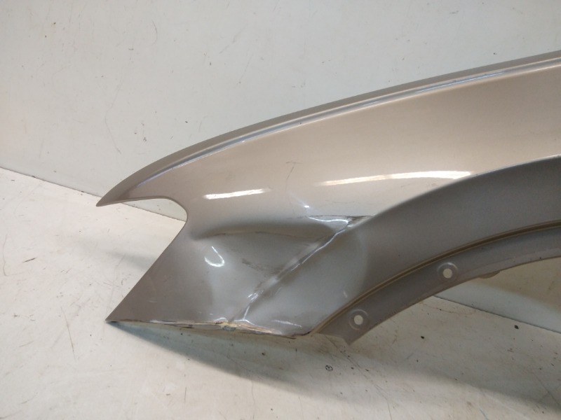 Крыло переднее левое