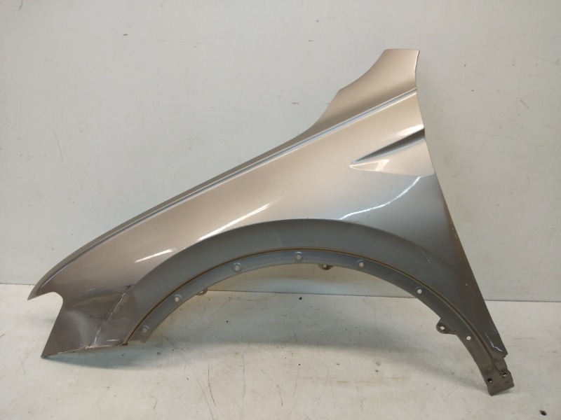 Крыло переднее левое