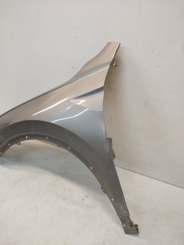 Крыло переднее левое