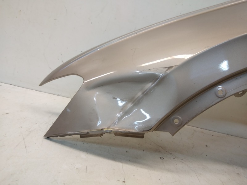 Крыло переднее левое