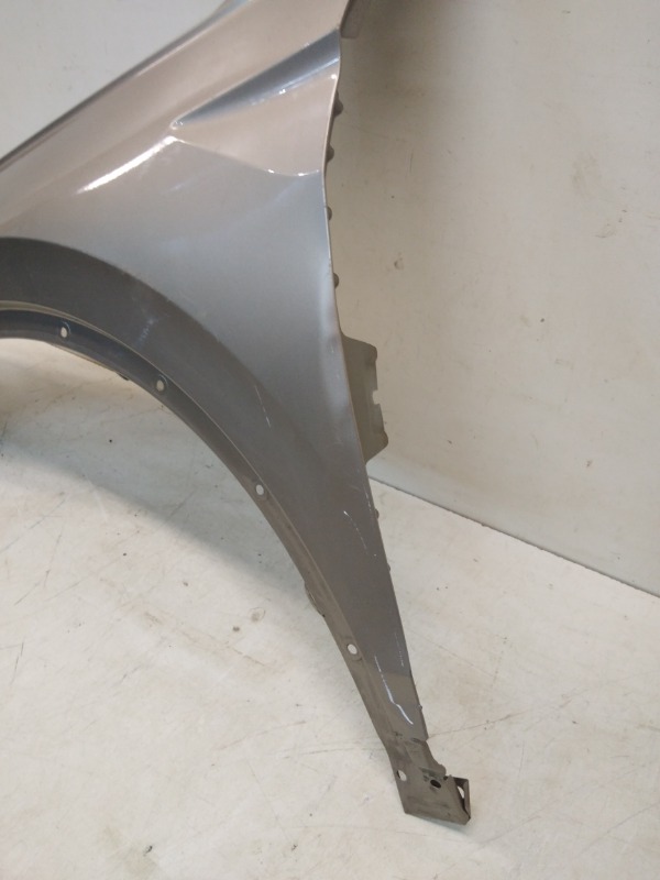 Крыло переднее левое