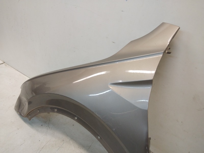 Крыло переднее левое