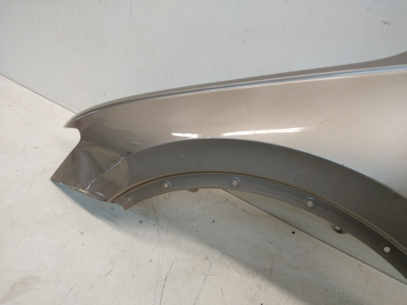 Крыло переднее левое