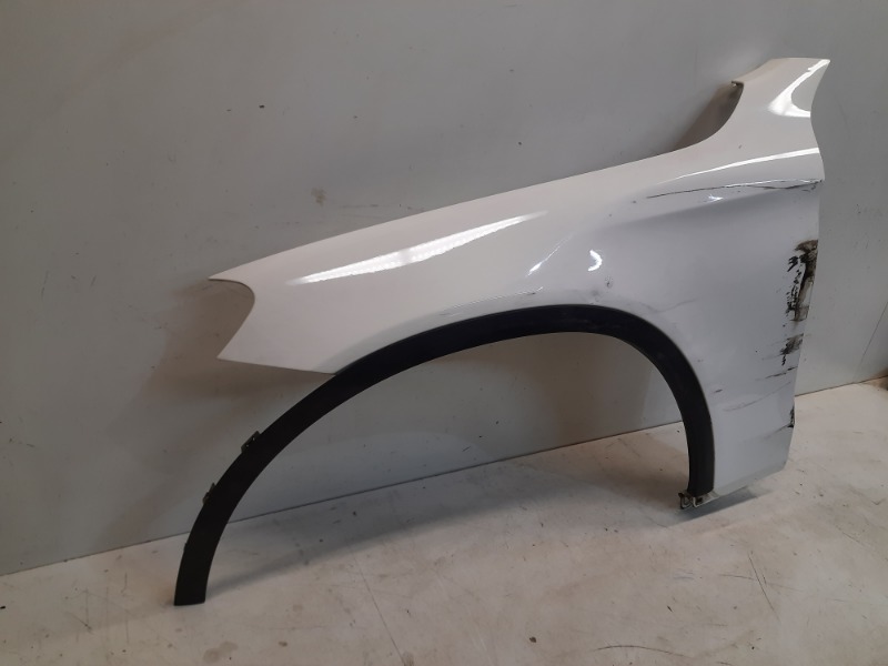 Крыло переднее левое