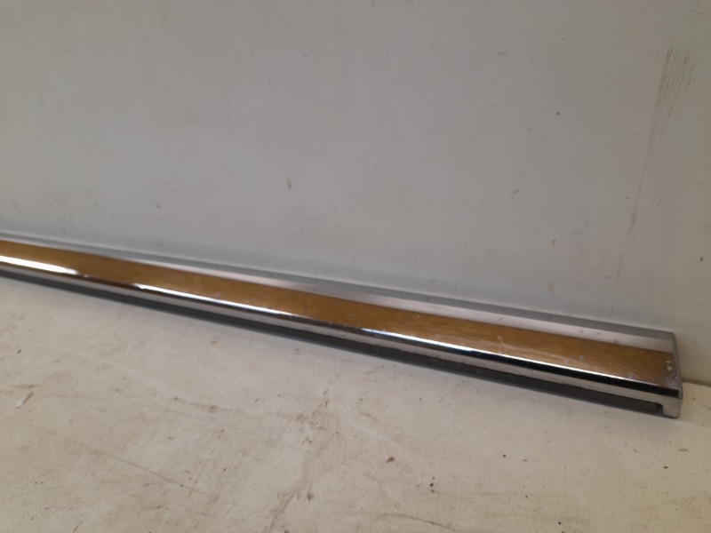 Молдинг двери