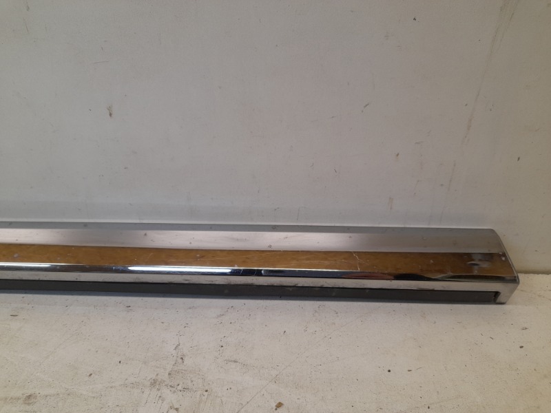 Молдинг двери