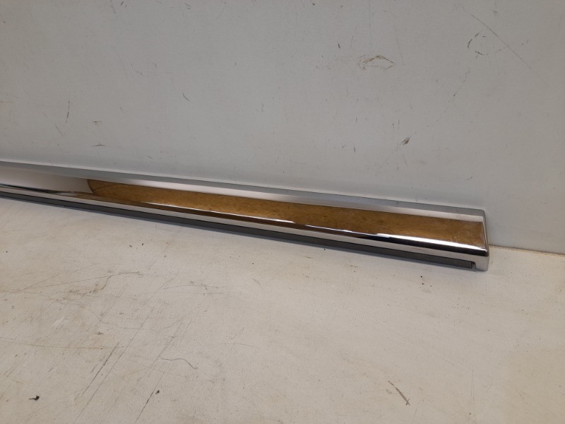 Молдинг двери