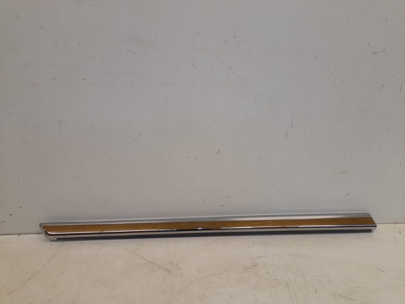 Молдинг двери