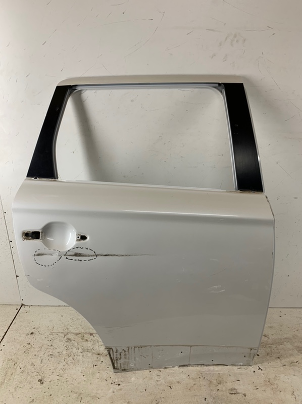 Дверь задняя правая