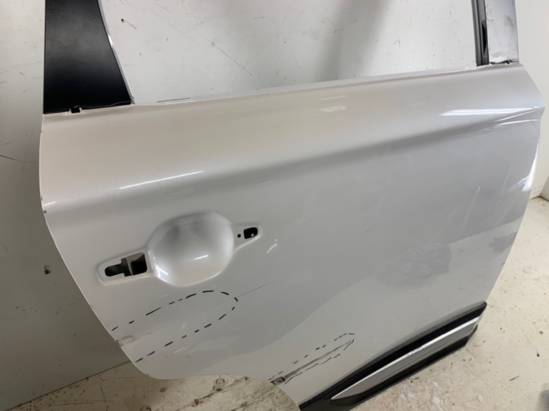 Дверь задняя правая
