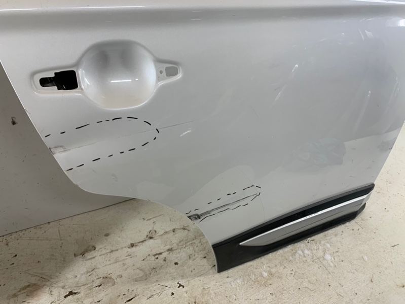 Дверь задняя правая